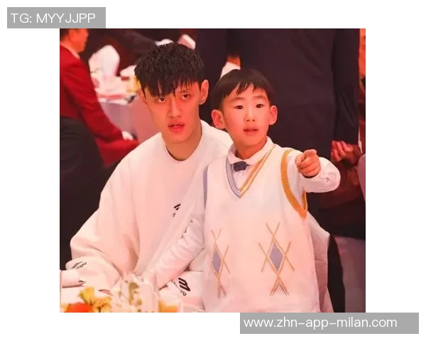 周琦儿子糊糊与曾凡博亲密互动温馨瞬间引发关注