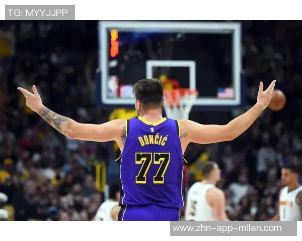 雷迪克称赞东契奇与里夫斯默契配合将提升进攻活力