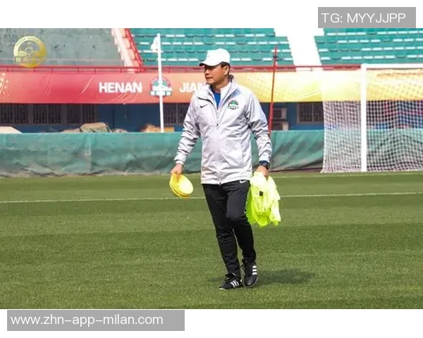 再集结时刻拉米罗带领球队开启新赛季首堂训练课