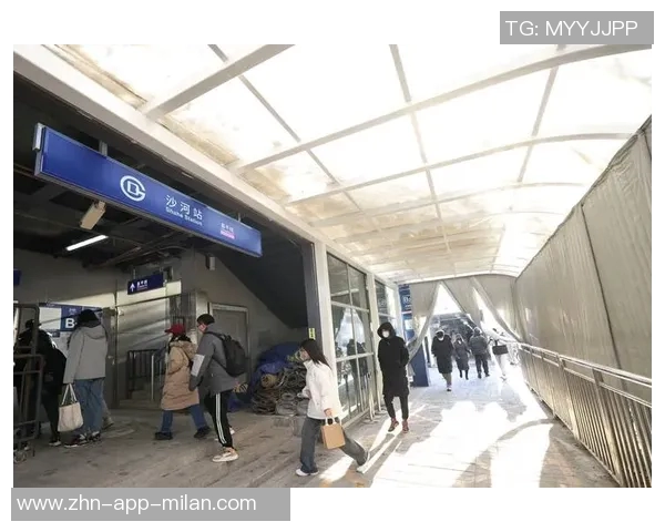 克劳奇不慎遗失妻子生日礼物地铁乘客拾获后及时归还车站